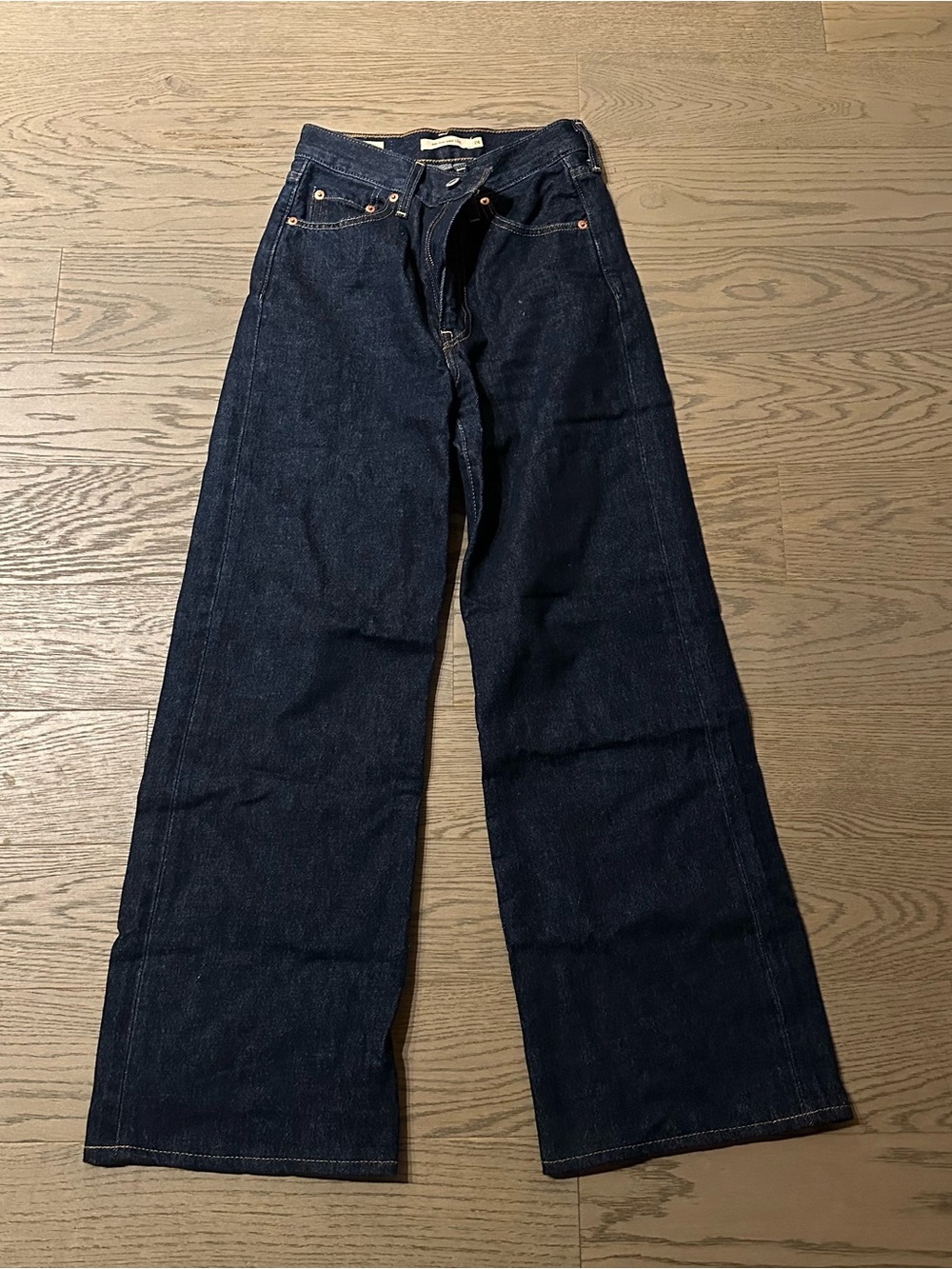 Levi’s Wide Leg Jeans